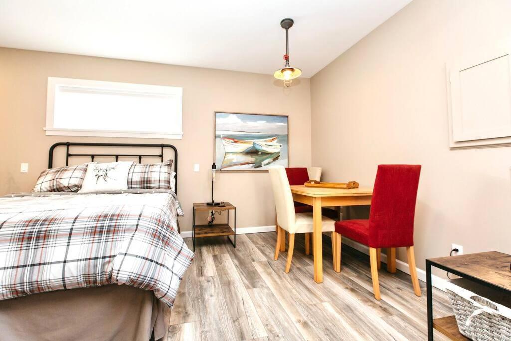 Raincoast Retreat At Shawnigan Lake! Esterno foto