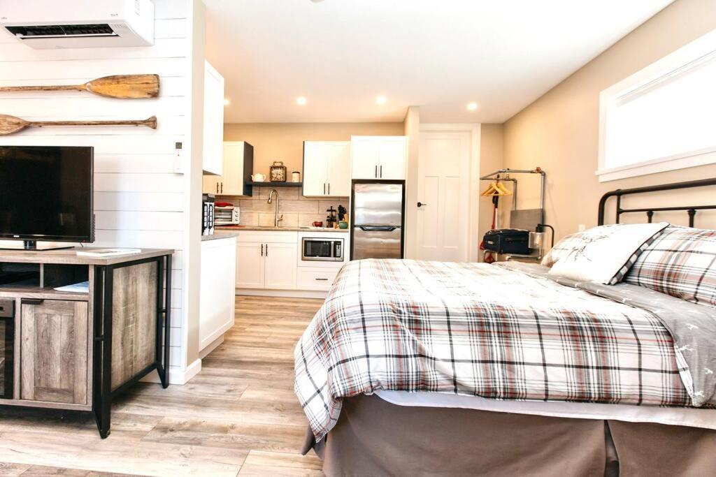 Raincoast Retreat At Shawnigan Lake! Esterno foto